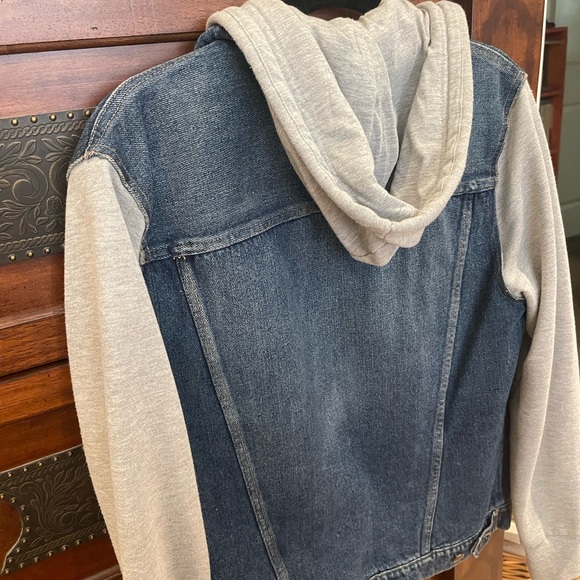 H&M JeanJacket w/ Sweatshirt Arms & Hoodie; Men’s Small; Like New; $15 - Picture 12 of 16